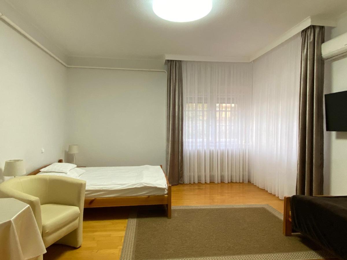 Part Cafe Residence Dunakeszi Dış mekan fotoğraf