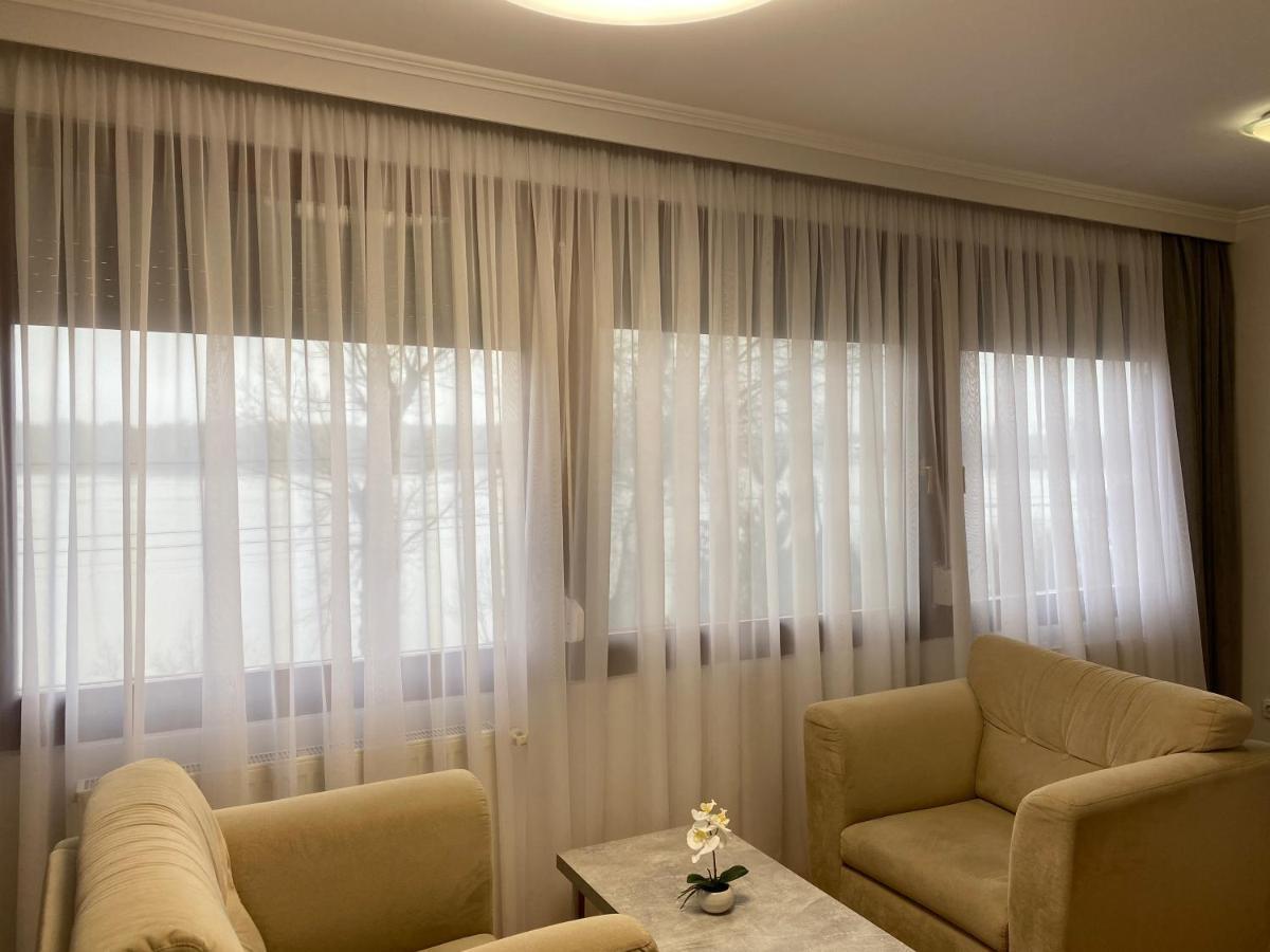 Part Cafe Residence Dunakeszi Dış mekan fotoğraf