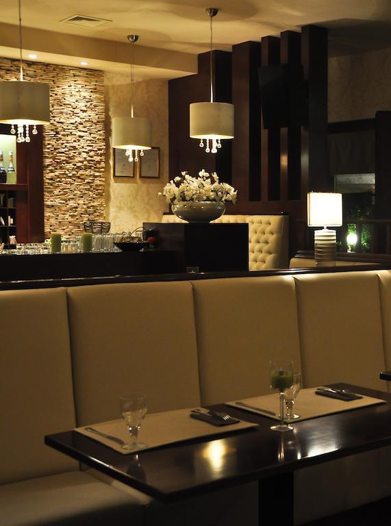 Part Cafe Residence Dunakeszi Dış mekan fotoğraf