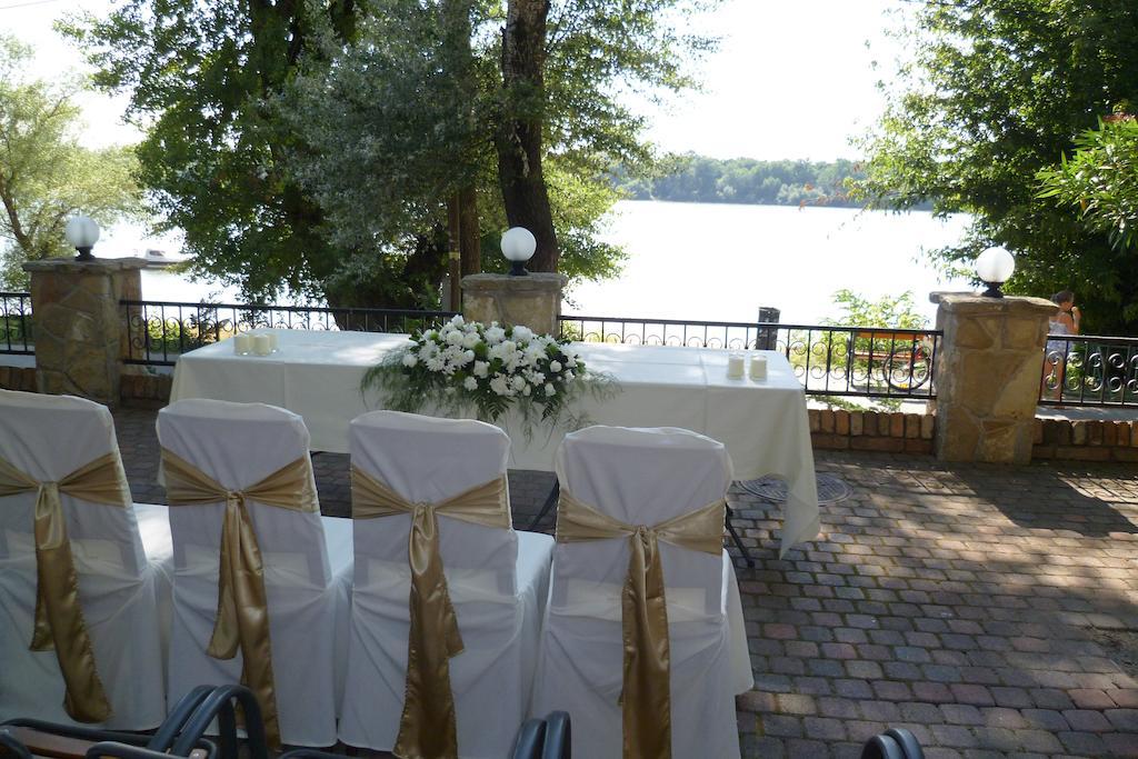 Part Cafe Residence Dunakeszi Dış mekan fotoğraf