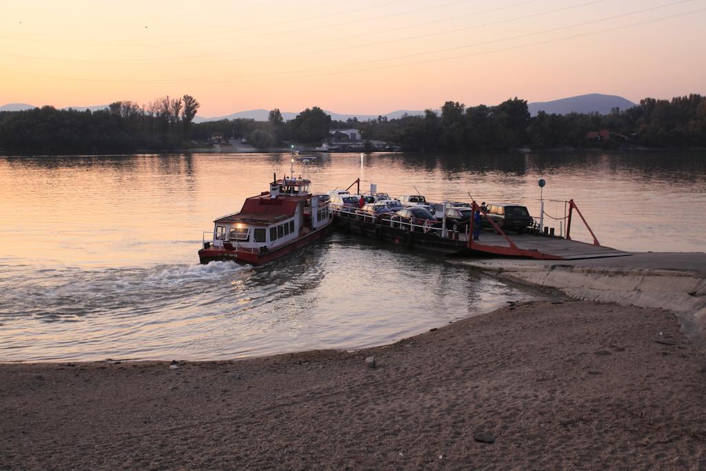 Part Cafe Residence Dunakeszi Dış mekan fotoğraf