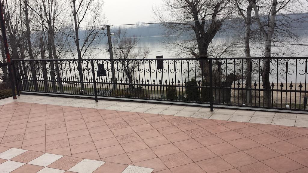 Part Cafe Residence Dunakeszi Dış mekan fotoğraf